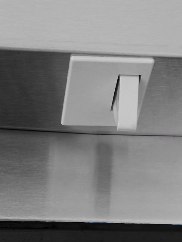 REFRIGERADOR VERTICAL(PUERTAS SOLIDAS) ATOSA MBF8506GR